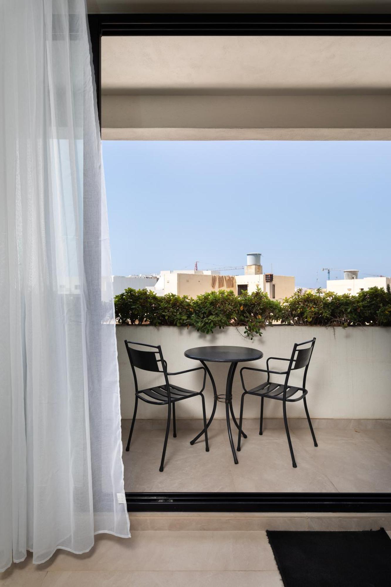 Modern 1Br Spacious Apartment With Terrace - Close To St Thomas Bay Марсаскала Екстер'єр фото
